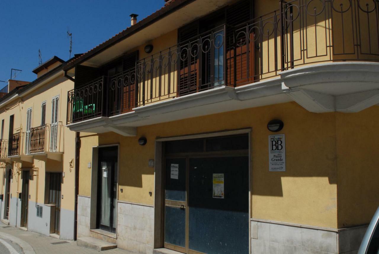 Dietro Piazza Maggiore Sulmona Eksteriør billede